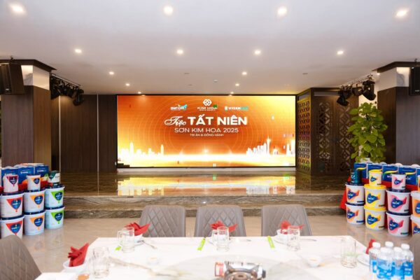 Sân khấu tiệc tất niên Sơn Kim Hoa 2025 – Tri ân và đồng hành